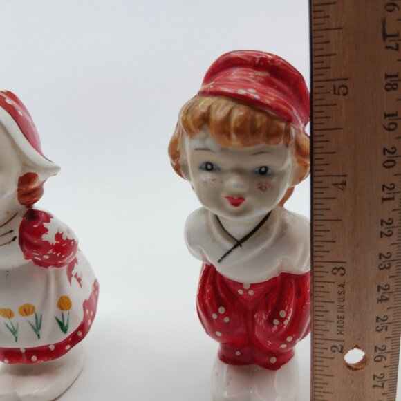Vintage kissing Dutch salt and pepper shakers - Picture 7 of 11